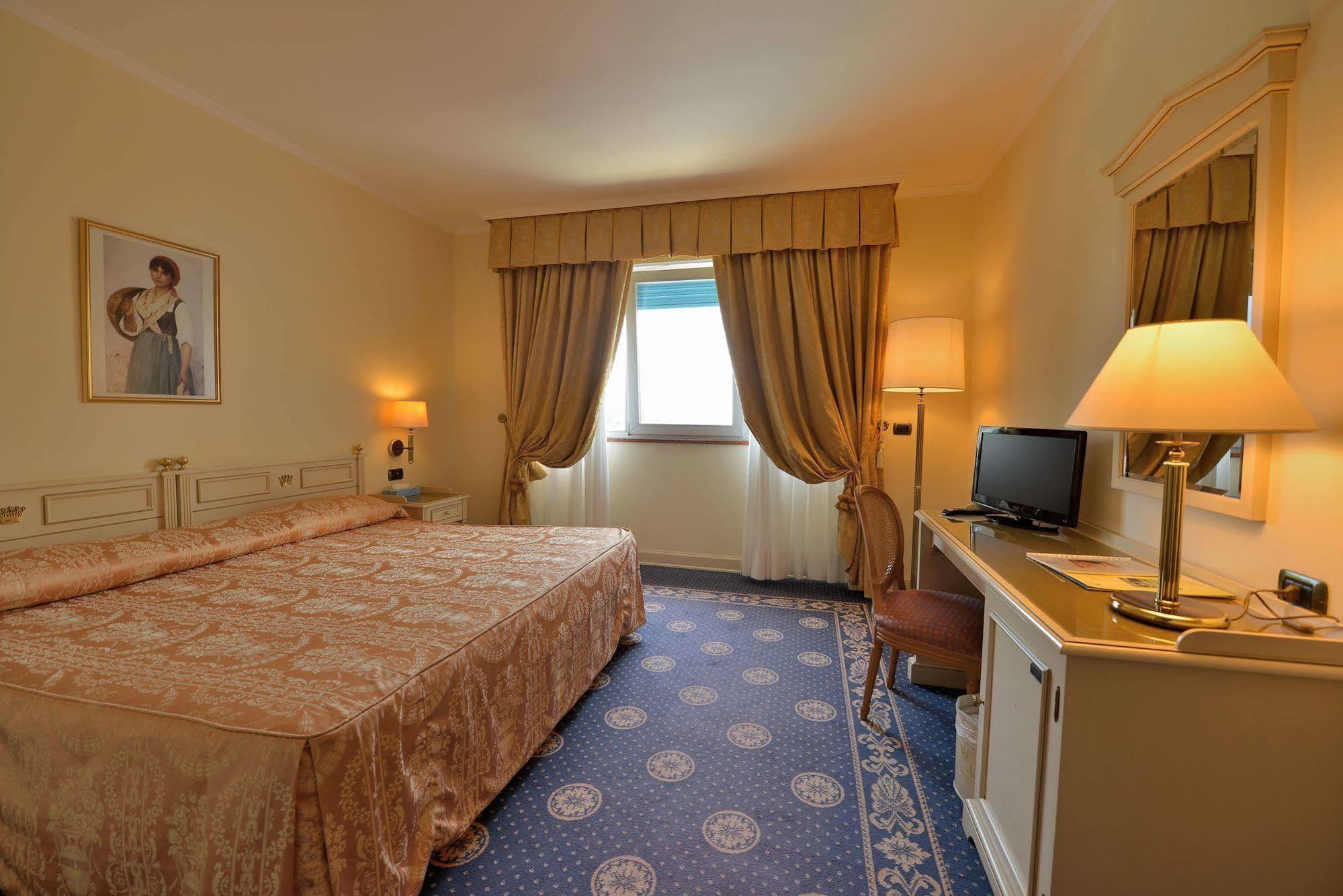Hotel Savoy Palace Gardone Riviera Eksteriør billede